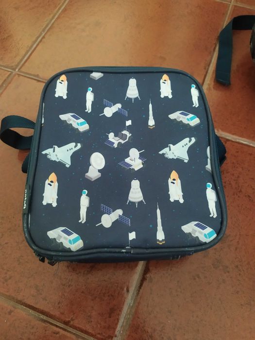 Mochila escolar trolley (Note it) com lancheira incluída (baratinha)