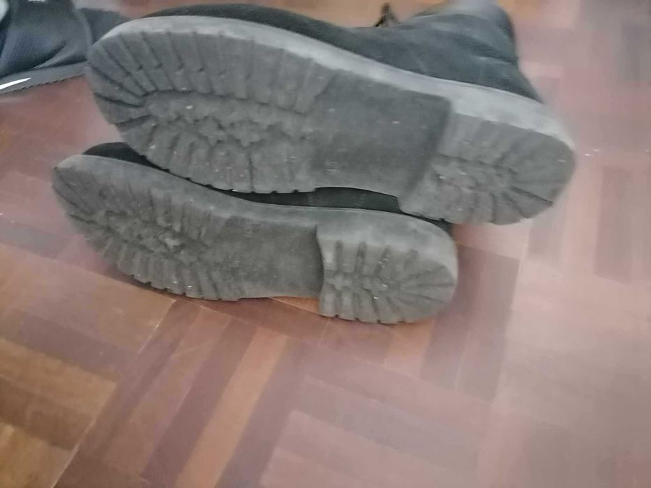 Botas Camurça impecaveis 43
