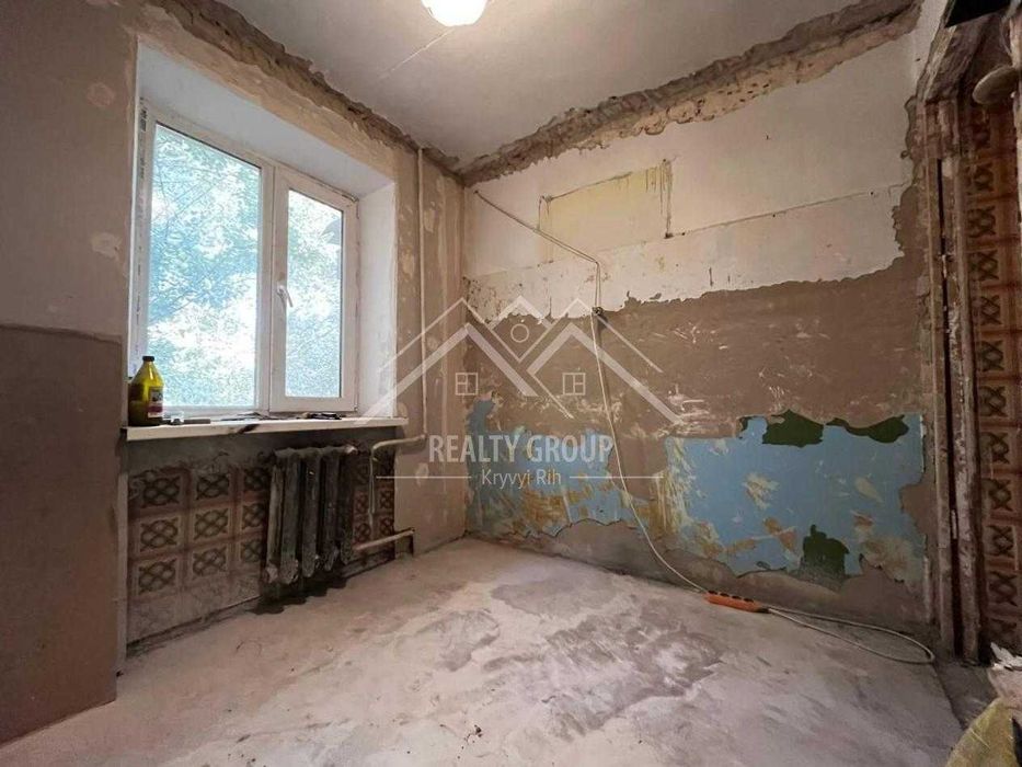 Продаж 2к квартири під ремонт на Курчатова