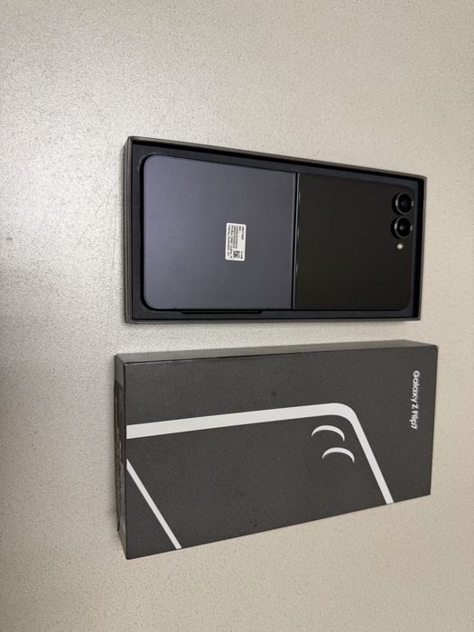 Samsung Z Flip 7 12 GB/512 GB JetBlack/Bez Rat/ Wrocław sklep