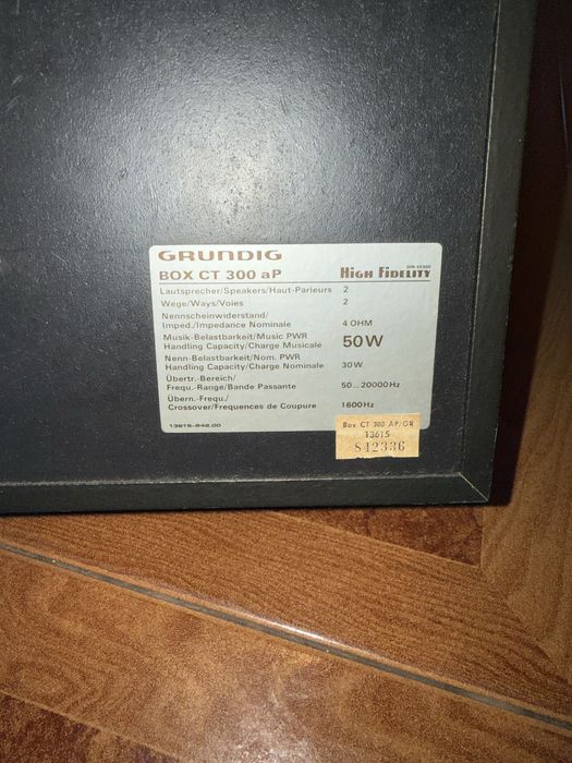 Par de Colunas GRUNDIG Box CT 300 aP