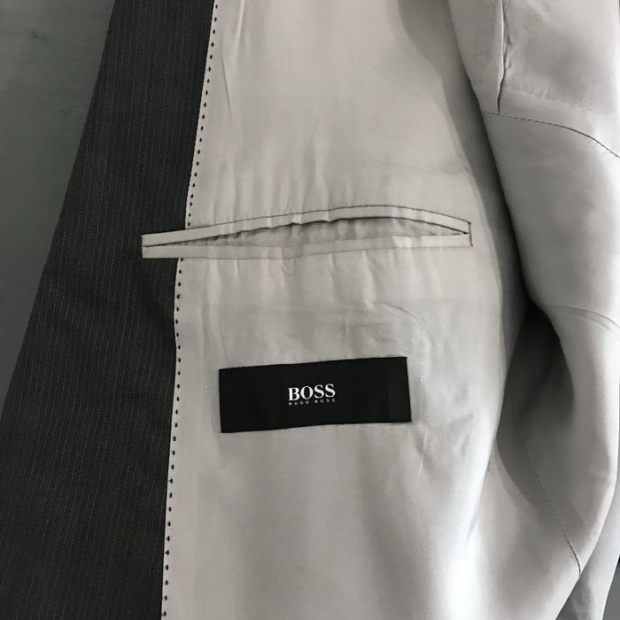 Костюм Hugo Boss темно-сірий