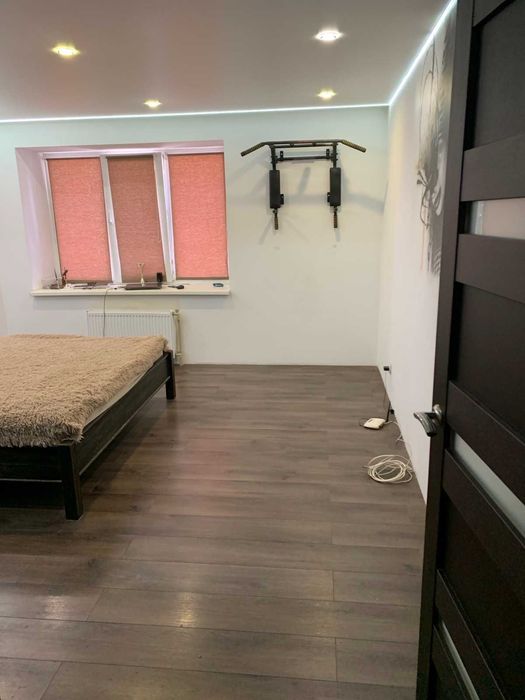 Продаж квартири 54 кв.м район ТРЦ"Hollywood" 4 поверх, з індивідуальним газовим опаленням