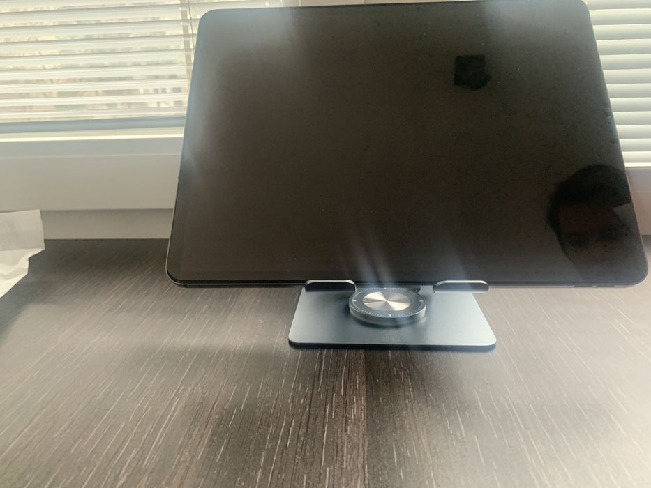 Підставка-тримач для планшета або телефона