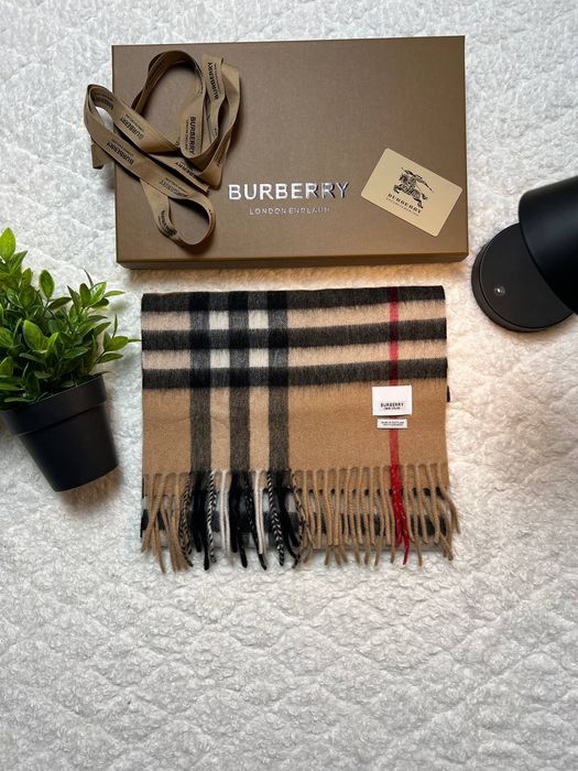 Szalik Burberry z 100% Kaszmir