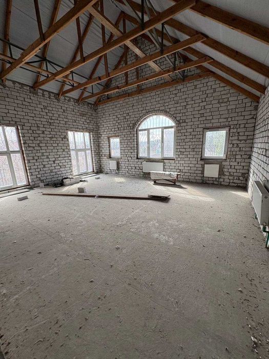 Продам большой дом в живописном месте Обуховка Кировское