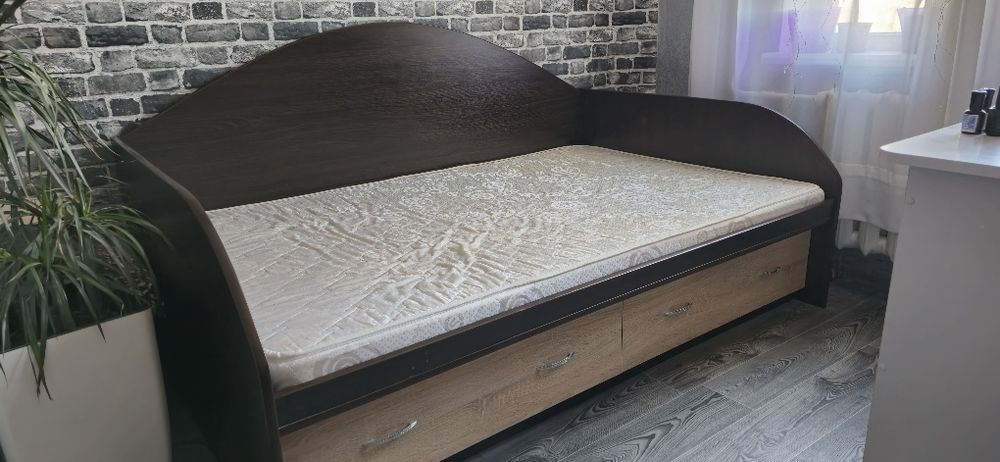 Продам ліжко 140×190см
