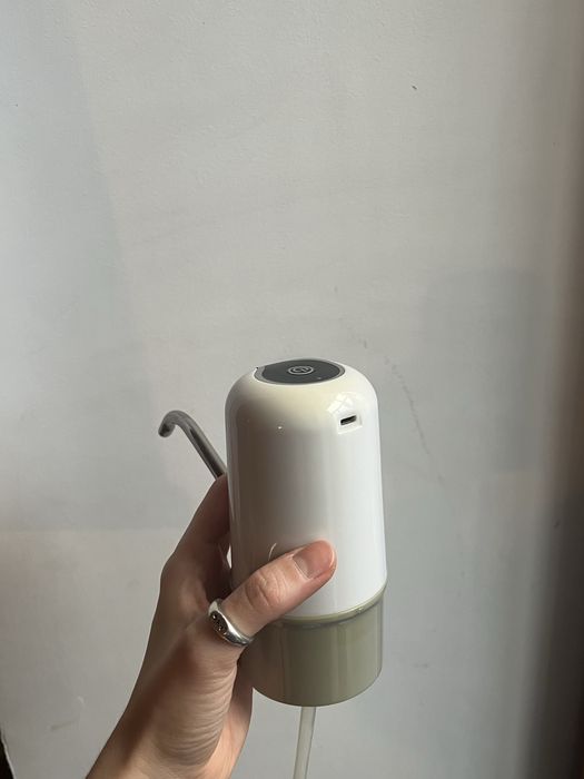 Зручна електрична помпа для води