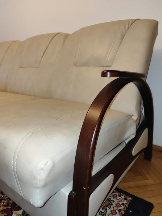 Staromodna  sofa