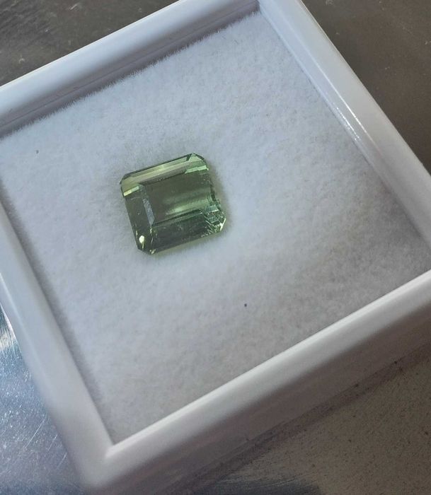 Turmalina Natural Verde Clara Transparente c/ 4,85 Cts