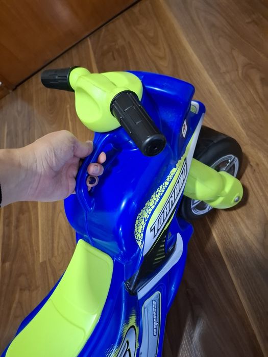 Mota criança sem pedais