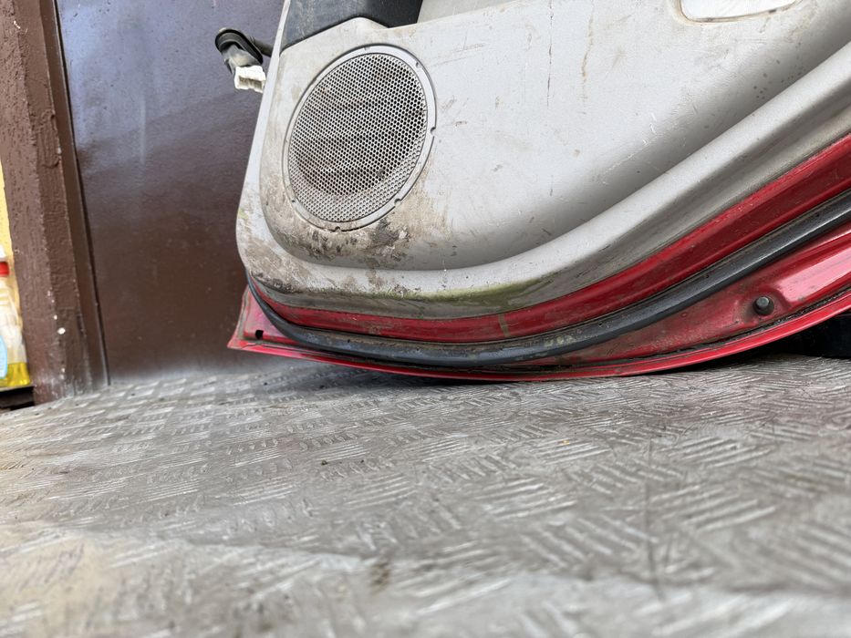 Дверь зад в сборе Mitsubishi l200 год 08 митсубиси л200