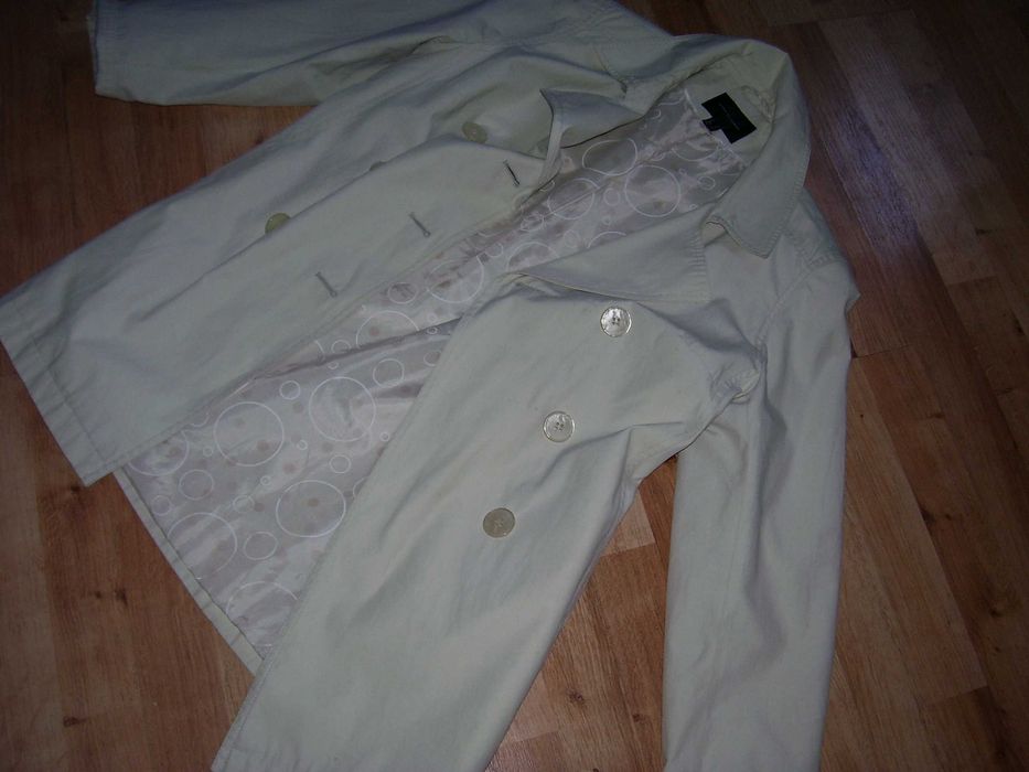 ładny krótki płaszczyk na podszewce roz 42 ecru