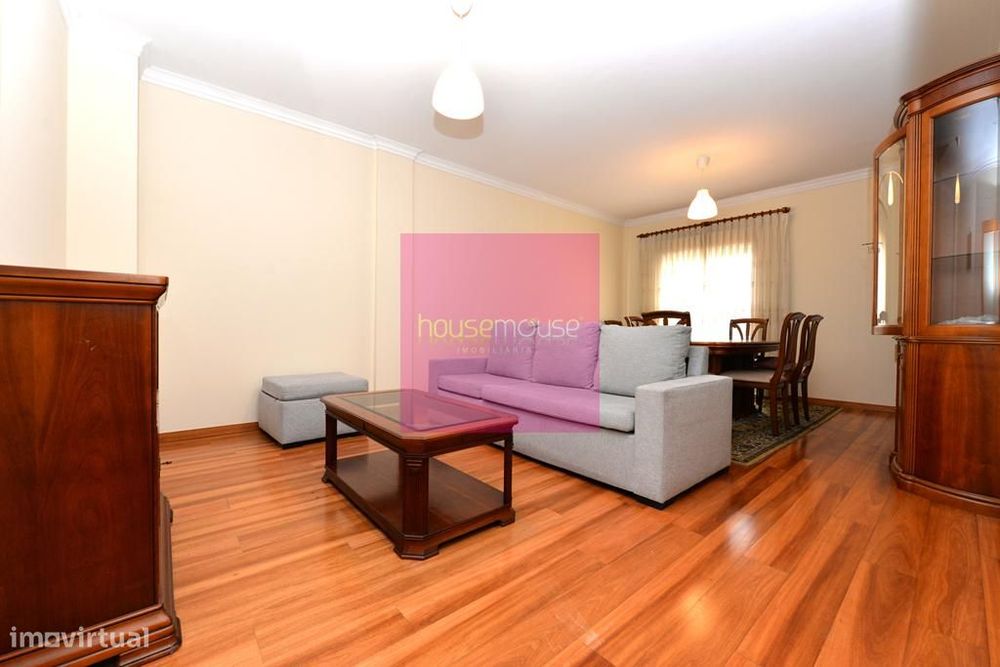 Furnished 3-Bedroom Apartment in the City Center with Enclosed Garage