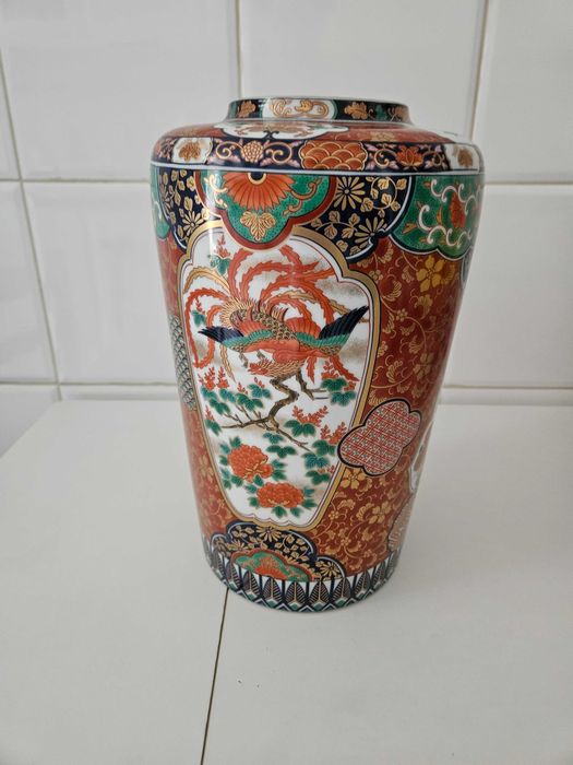 Grande Jarrão em Porcelana Estilo Imari – Policromado e Dourado