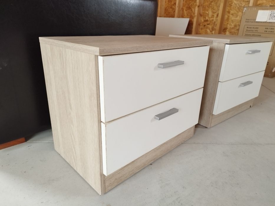 Mesinhas de cabeceira e sapateira/Banco