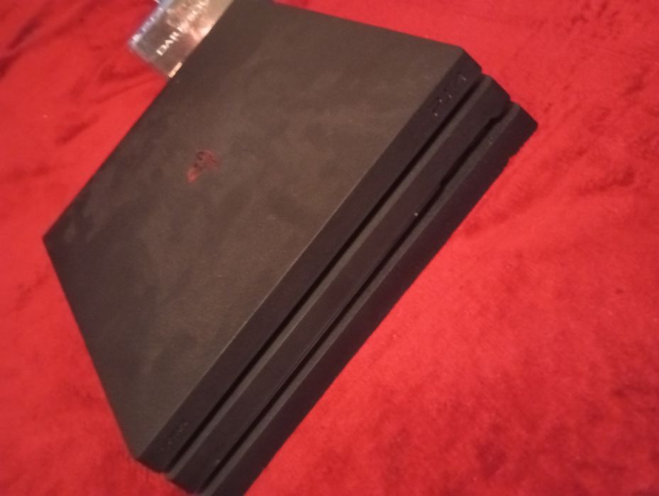 PS4 Pro 1Tb como nova