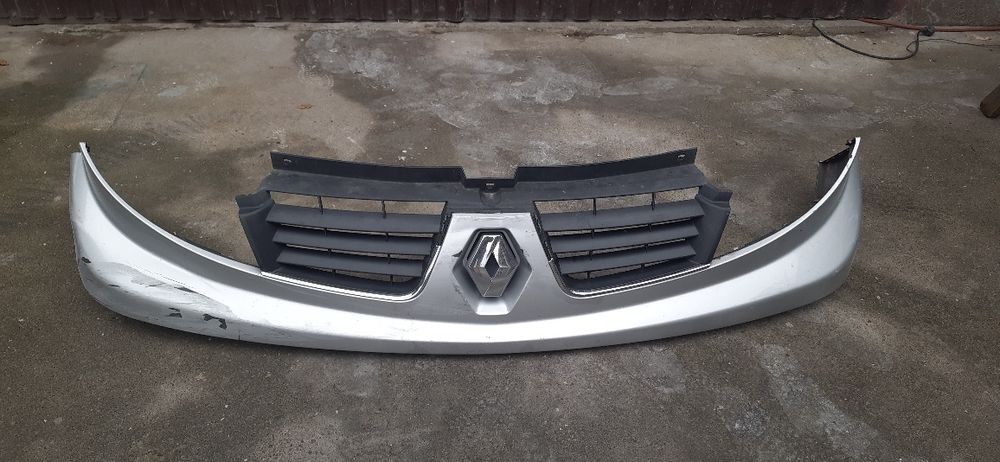 Бампер улыбка Renault Trafik