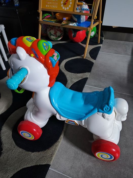 Brinquedo Cavalinho interativo da Clementoni