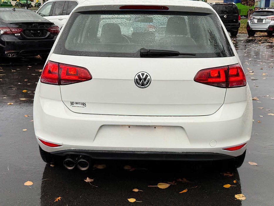 Volkswagen Golf      2015