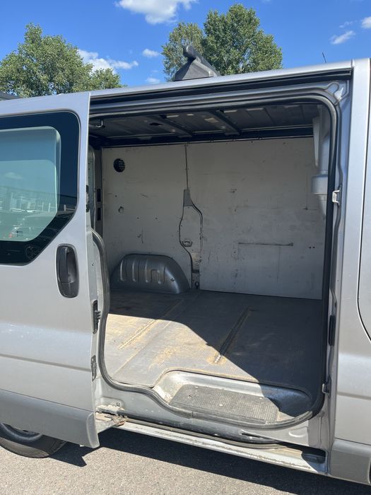 Renault Trafic 2.5 (2010”), 9000$