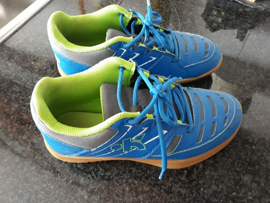 Kipsta Tennis Shoes Size 37.