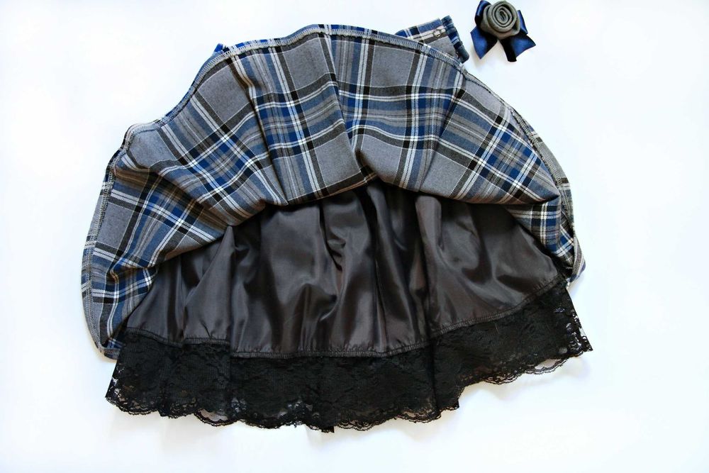 Шкільний костюм для дівчинки на зріст 116/122см.