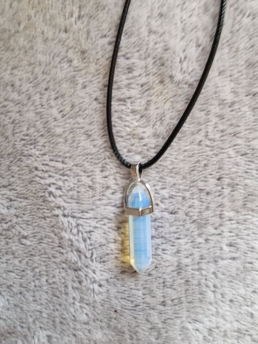 Naszyjnik z kamieniem kryształ opal gothic alterative