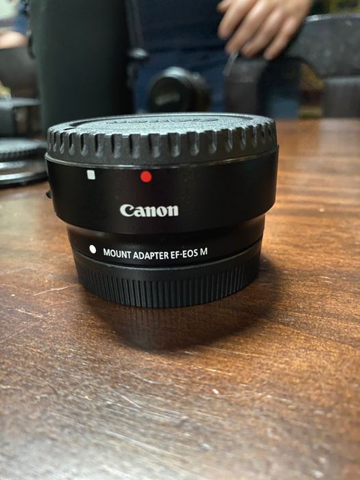Máquina Fotográfica Canon Eos M50 com Objetivas e Acessórios variados