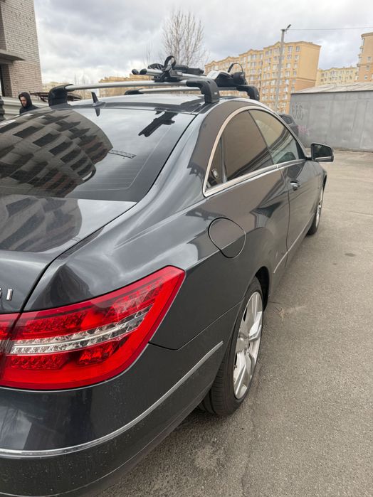 Поперечини на ваш Mercedes багажник Thule