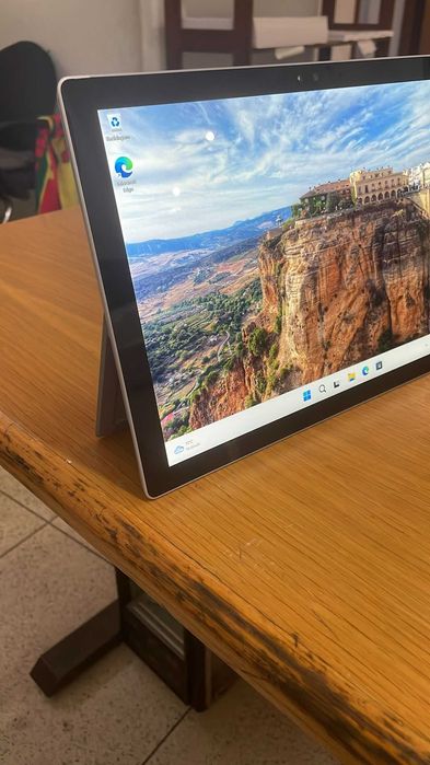 Microsoft Surface Pro 4440987074639974401