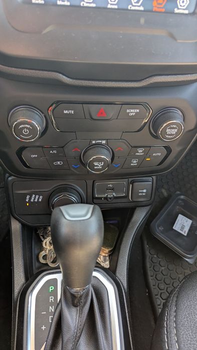 Продам   jeep renegade 2018p. 4wd