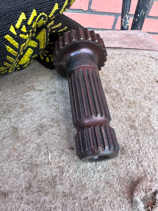 Вал Вом   МТЗ  НОВЫЙ