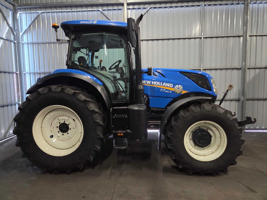 New Holland T7  Claas John Deere Case