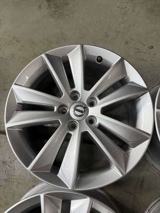 Felgi aluminiowe 5x108x17 7J ET40.5 VOLVO FORD