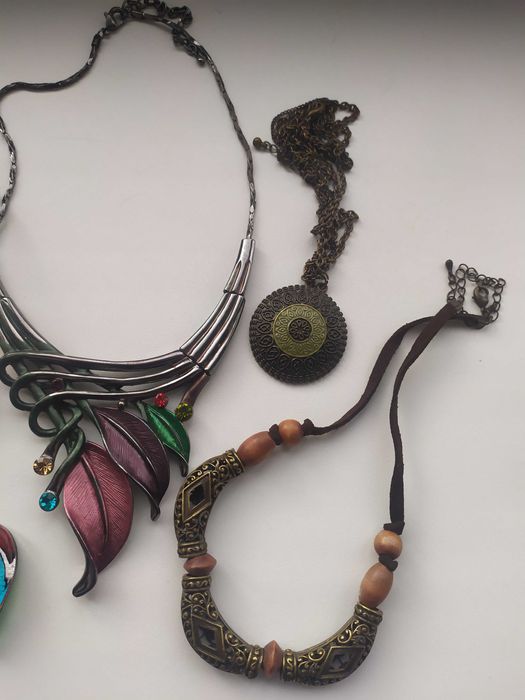 Лот прикрас 675 грам