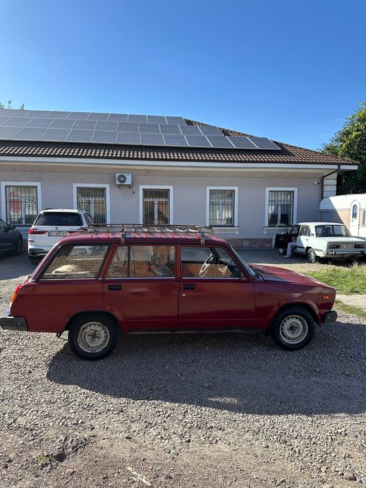 Lada Ваз 2104 red