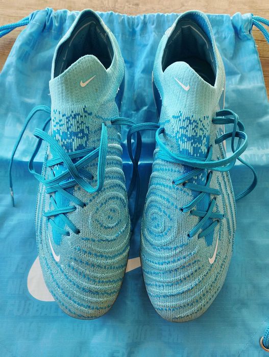 Buty piłkarskie korki