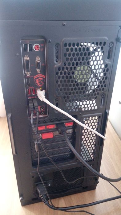 Komputer stacjonarny gamingowy wraz z monitorem Samsung Odyssey G5 27"