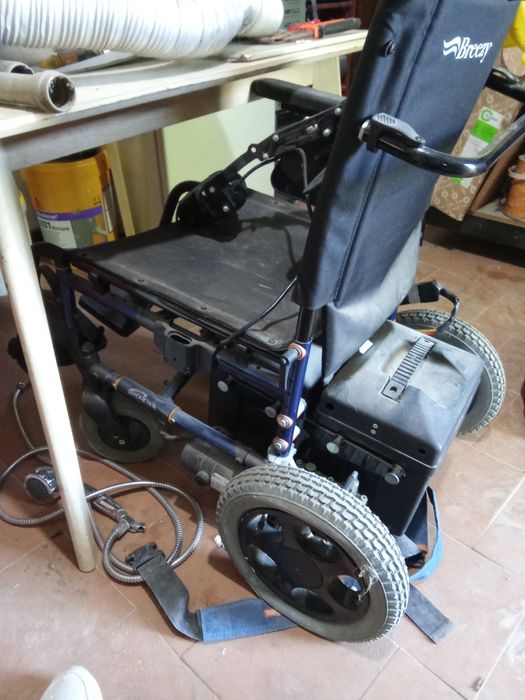 Cadeira de rodas elétrica