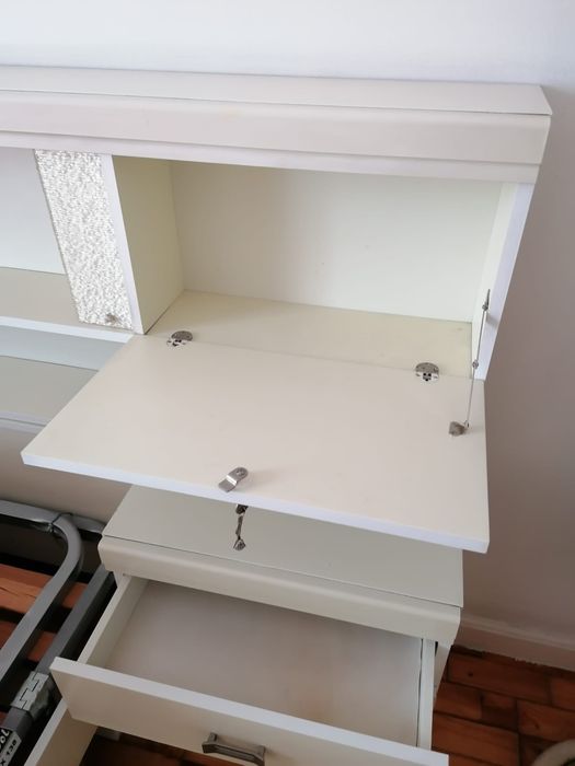 Mobilia de quarto de casal branca completa