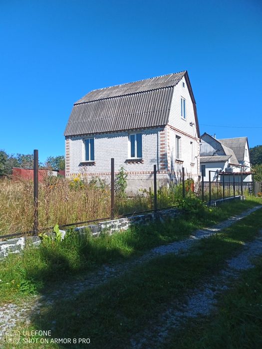 Продам дачу біля лісу