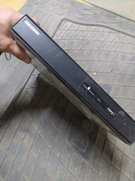 Видеорегистратор для камер Hikvision DS-7204HGHI-SH