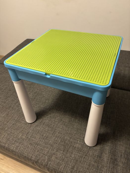 Stolik LEGO z dwustronnym blatem i pojemnikami