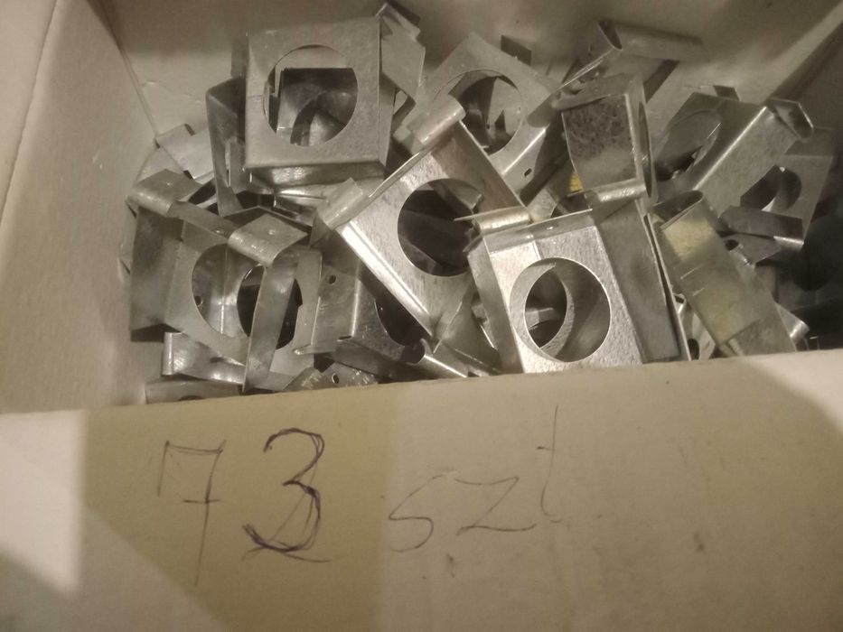 Łączniki i wieszaki do profili