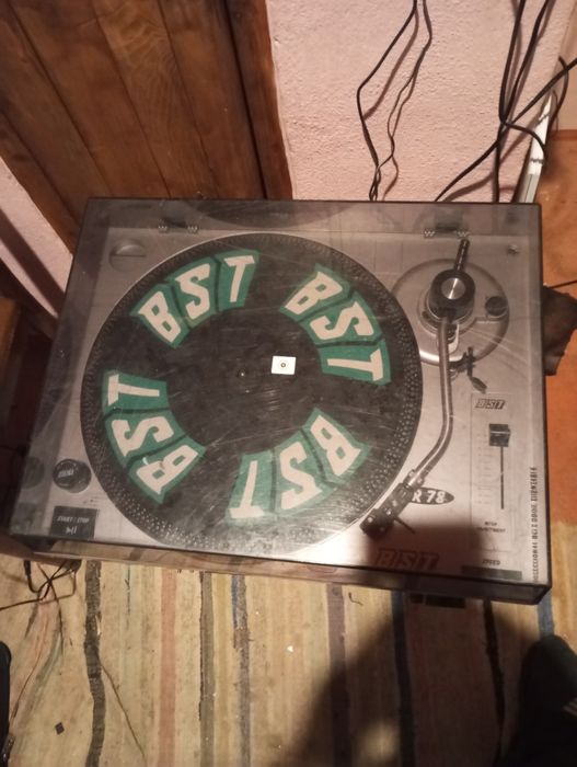 Amplificador mais gira discos antigo