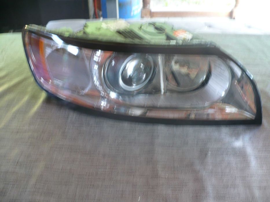 Reflektor prawy Volvo V50 S40 lift bi xenon skrętny PO REGENERACJI