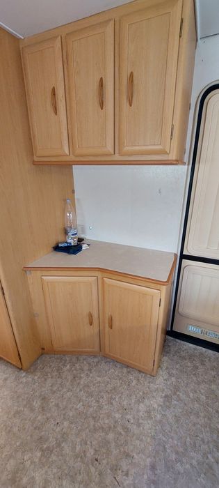 караван кемпінг  будинок на колесах причіп дача