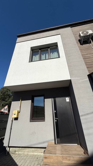 Продаж котеджу  235 м з ремонтом  у Львові вул. Ранкова-Кульпарківська