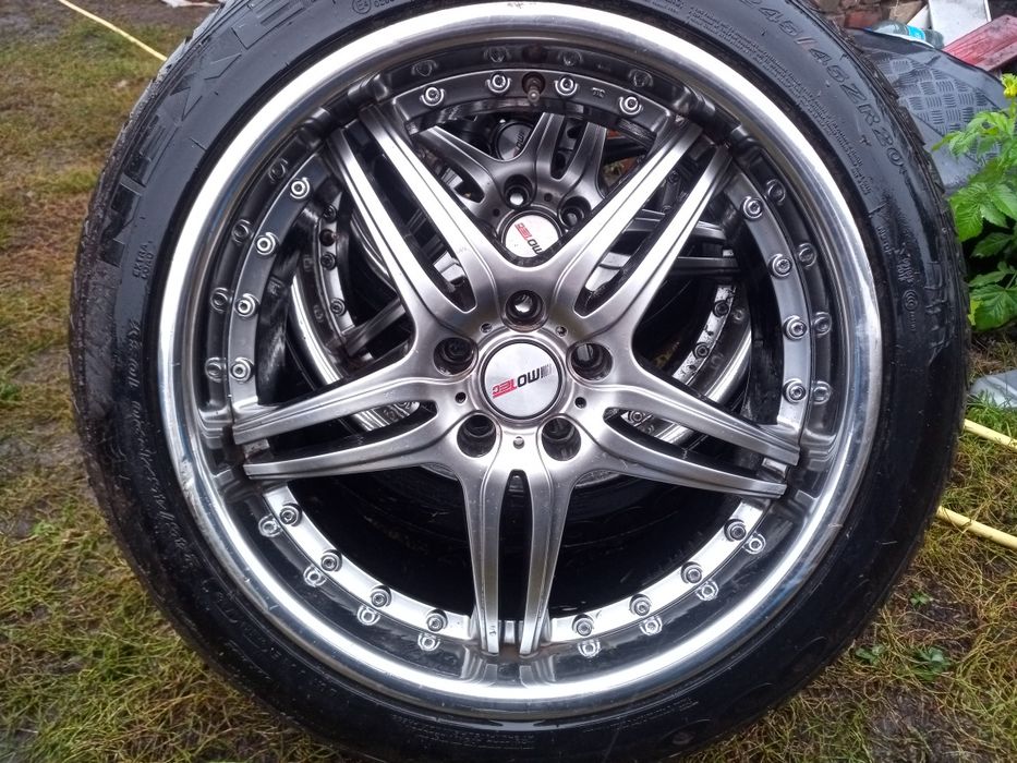 Колеса. Ризина з дисками 245/45 ZR 20